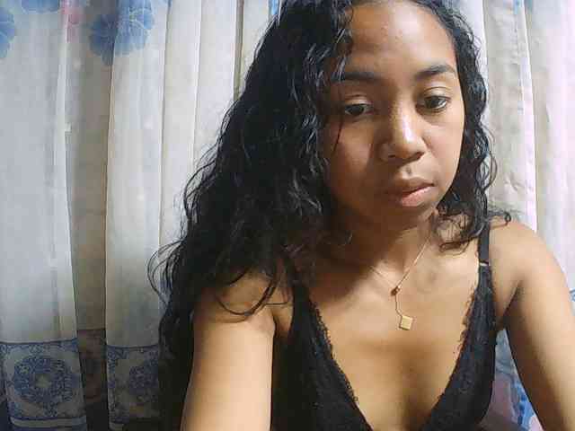 Natalie-Luxa webcam