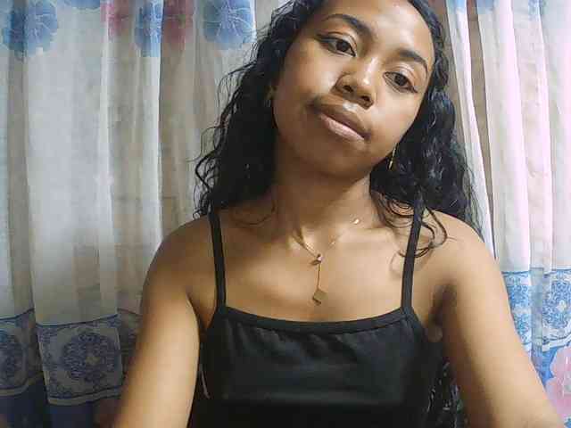 Natalie-Luxa webcam