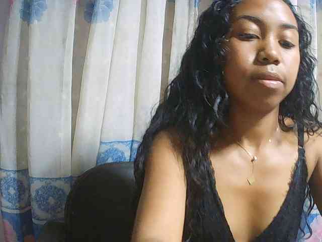 Natalie-Luxa webcam