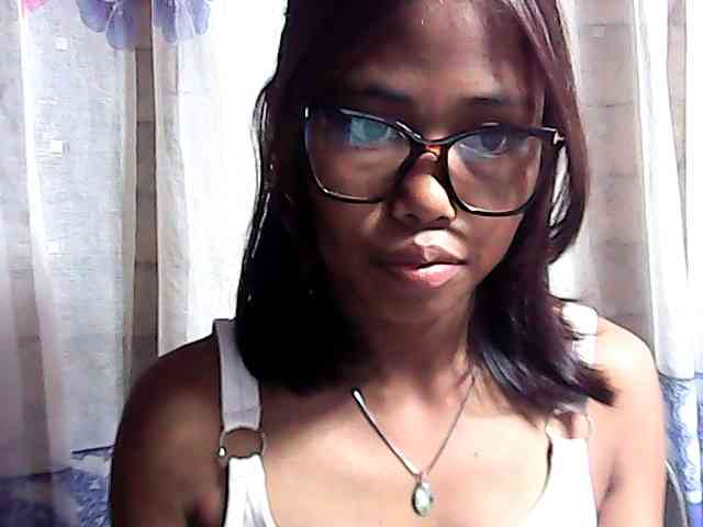 Natalie-Luxa webcam