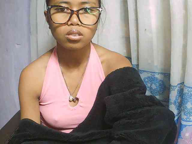 Natalie-Luxa webcam