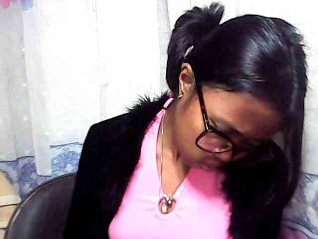 Natalie-Luxa webcam