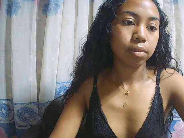 Natalie-Luxa webcam