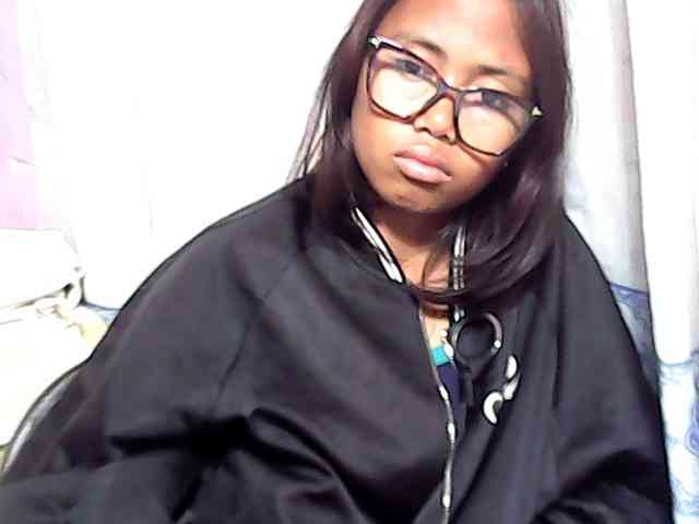 Natalie-Luxa webcam