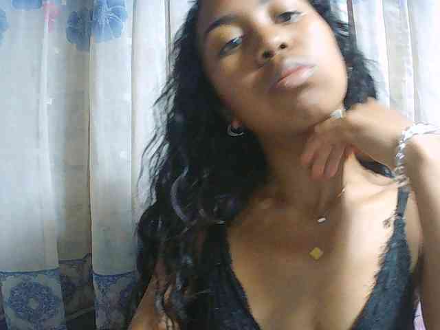 Natalie-Luxa webcam