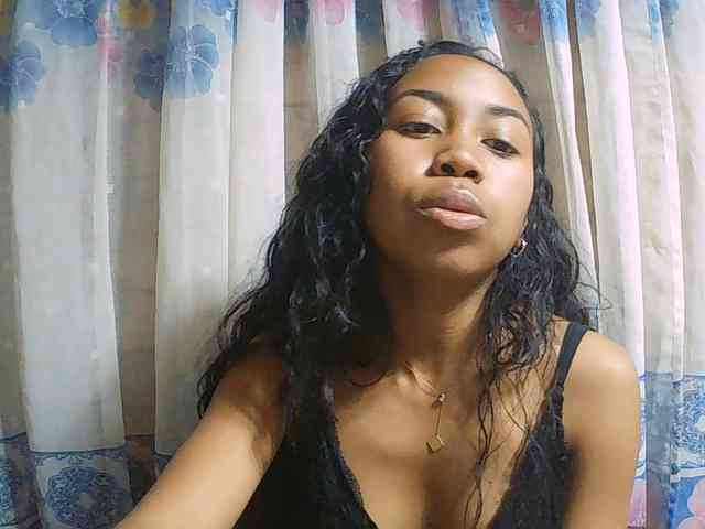 Natalie-Luxa webcam