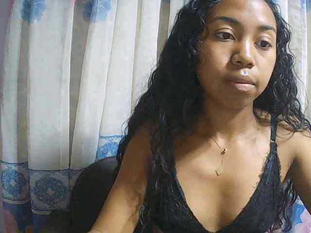 Natalie-Luxa webcam