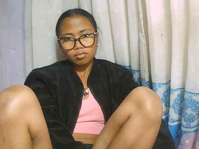 Natalie-Luxa webcam