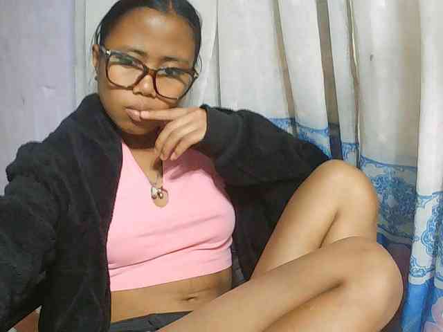 Natalie-Luxa webcam