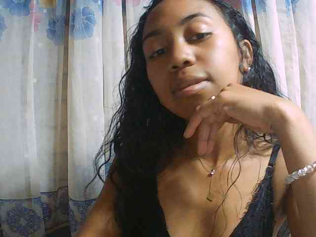 Natalie-Luxa webcam