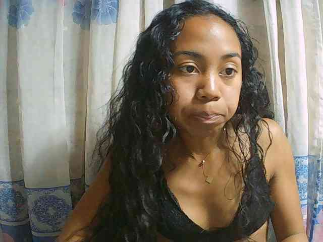 Natalie-Luxa webcam
