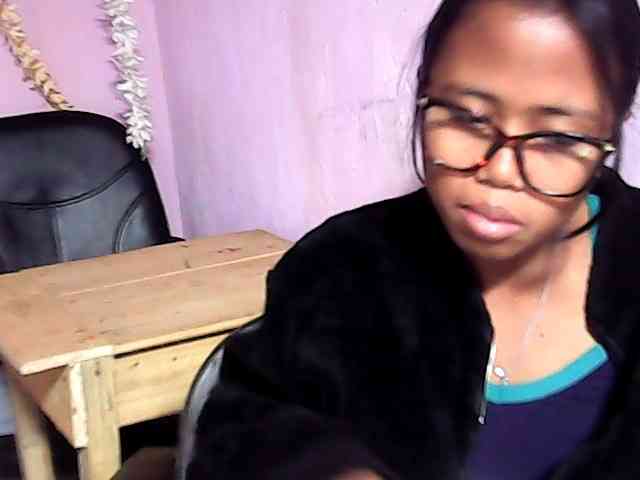 Natalie-Luxa webcam