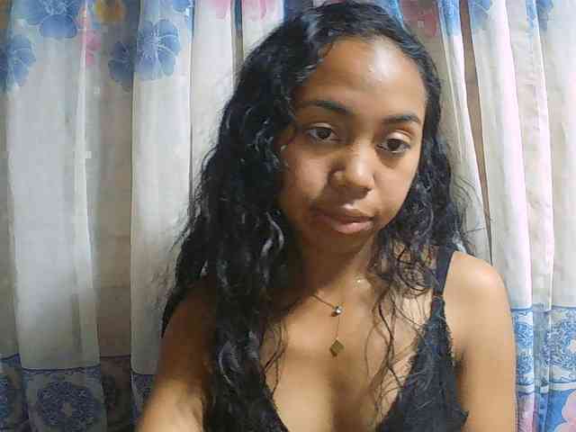 Natalie-Luxa webcam