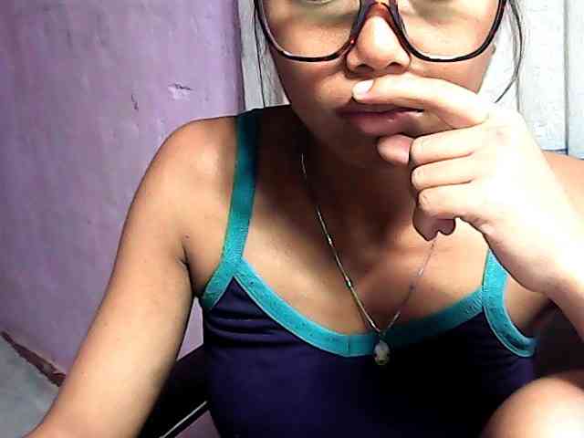 Natalie-Luxa webcam