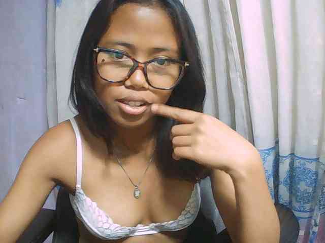 Natalie-Luxa webcam