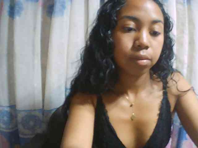 Natalie-Luxa webcam