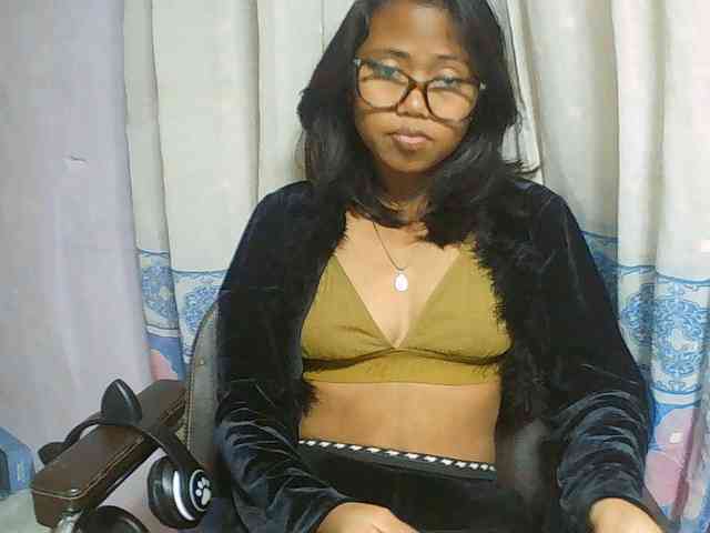 Natalie-Luxa webcam