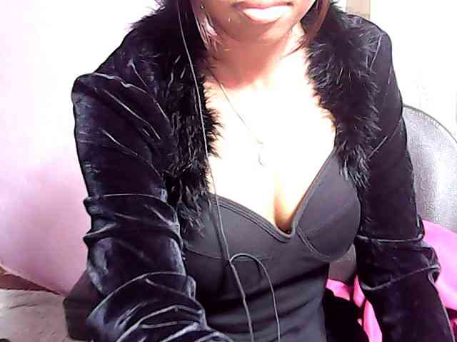 Natalie-Luxa webcam
