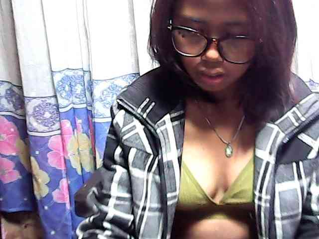 Natalie-Luxa webcam