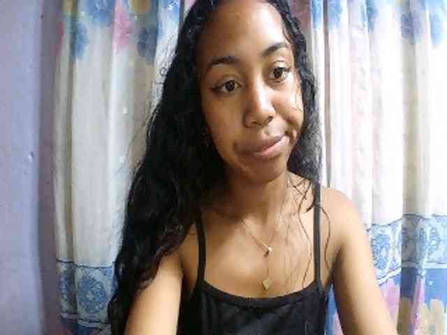 Natalie-Luxa webcam