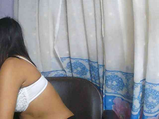 Natalie-Luxa webcam