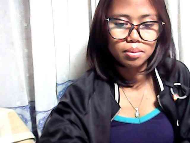 Natalie-Luxa webcam