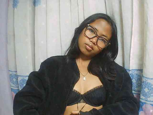 Natalie-Luxa webcam