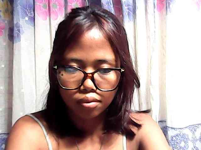 Natalie-Luxa webcam