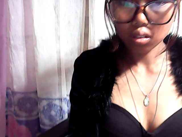 Natalie-Luxa webcam