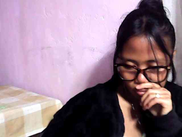 Natalie-Luxa webcam