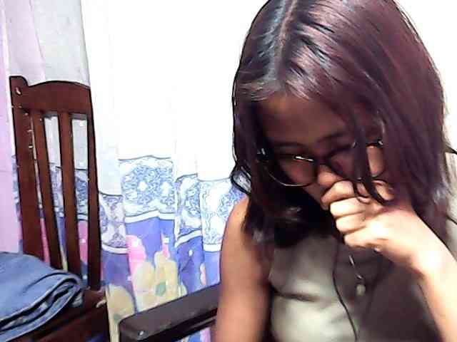 Natalie-Luxa webcam