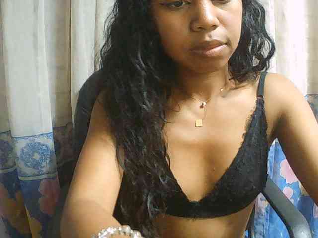 Natalie-Luxa webcam