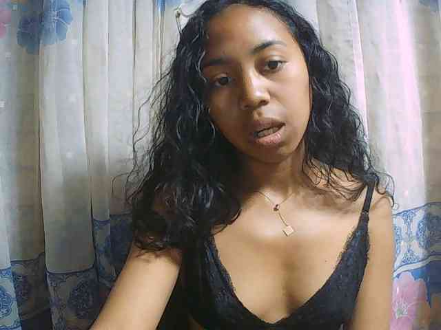 Natalie-Luxa webcam