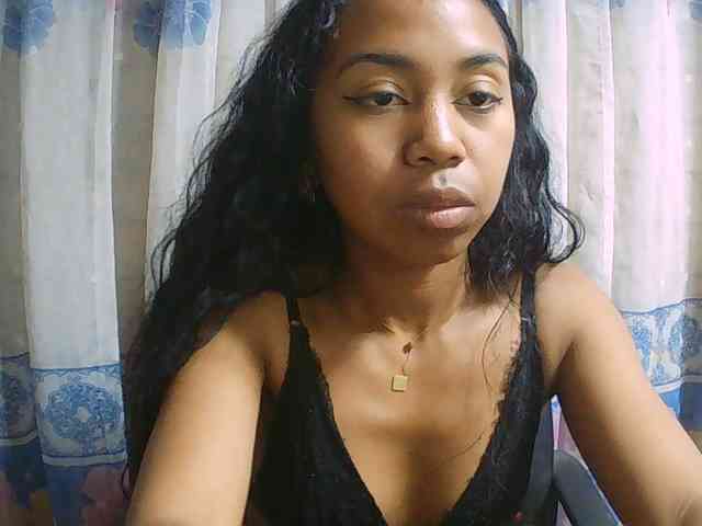Natalie-Luxa webcam