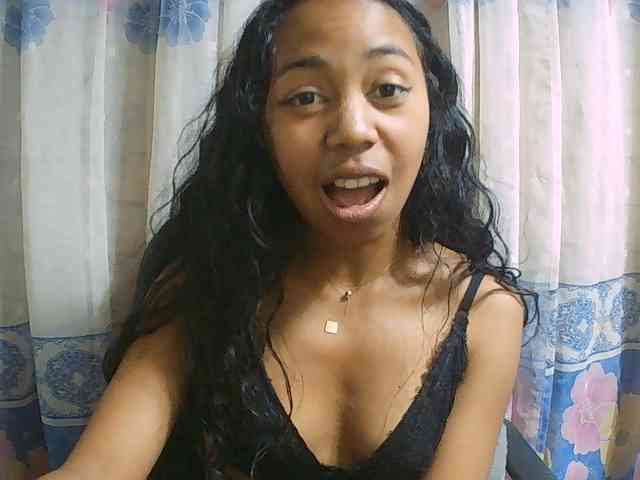 Natalie-Luxa webcam
