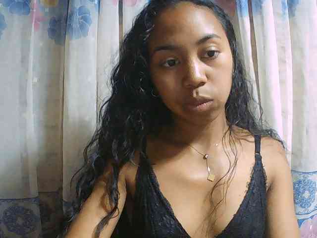 Natalie-Luxa webcam