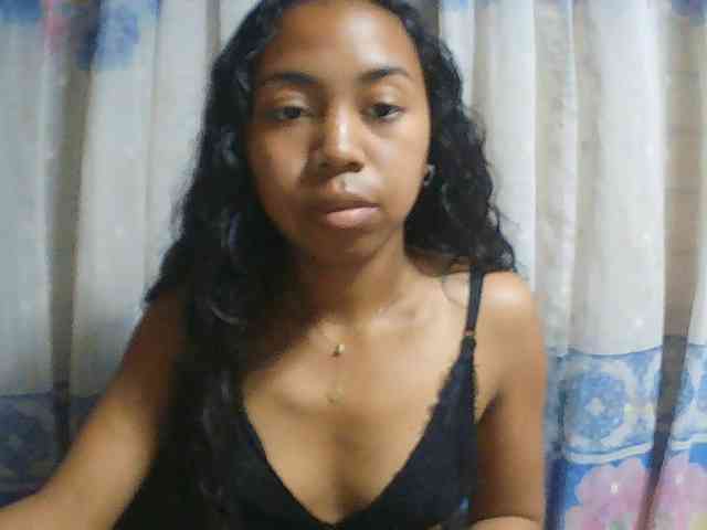 Natalie-Luxa webcam