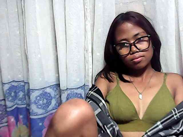 Natalie-Luxa webcam