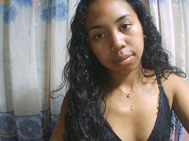 Natalie-Luxa webcam