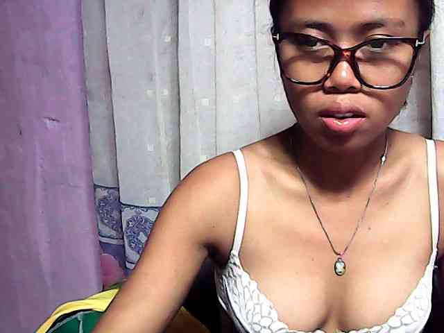 Natalie-Luxa webcam