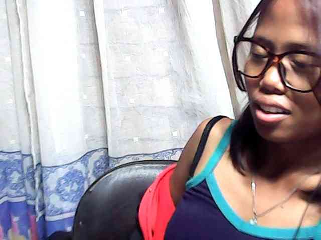 Natalie-Luxa webcam