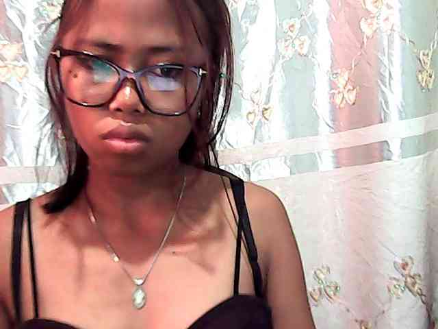 Natalie-Luxa webcam