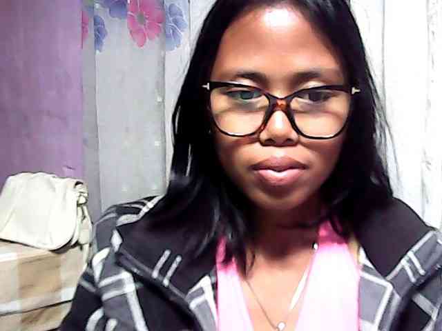 Natalie-Luxa webcam