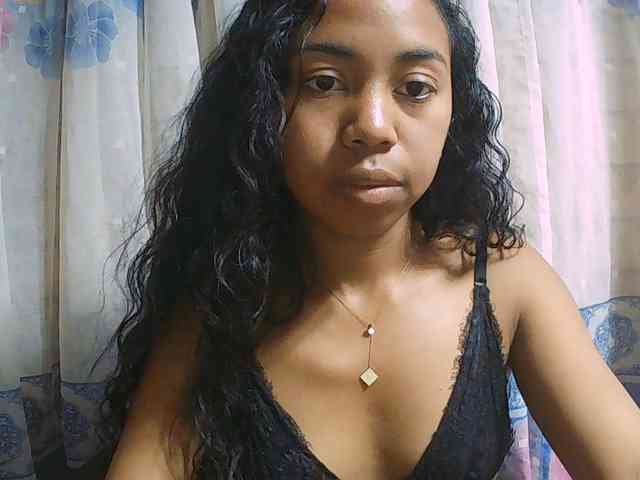 Natalie-Luxa webcam