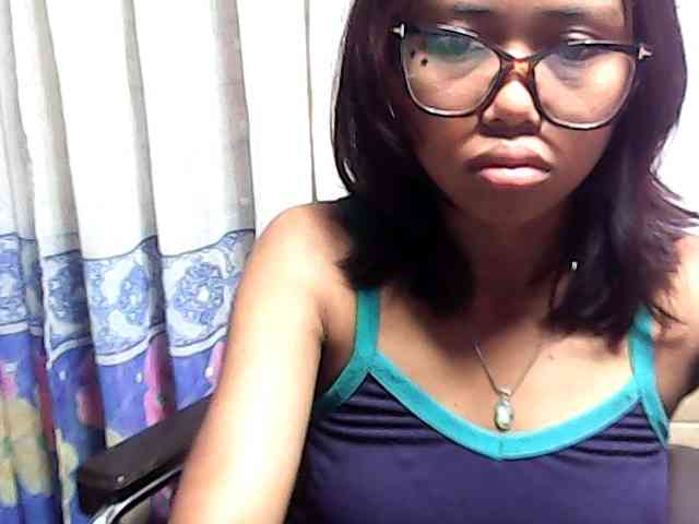 Natalie-Luxa webcam