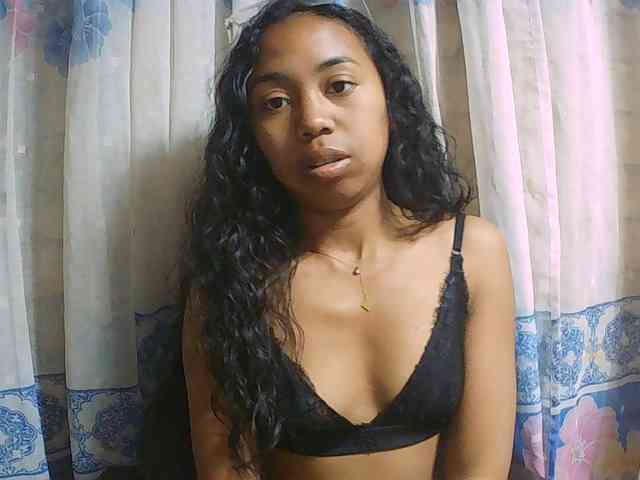 Natalie-Luxa webcam