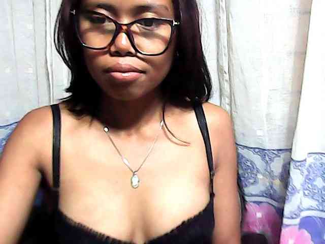 Natalie-Luxa webcam