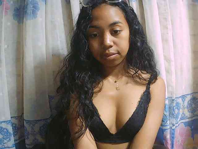 Natalie-Luxa webcam
