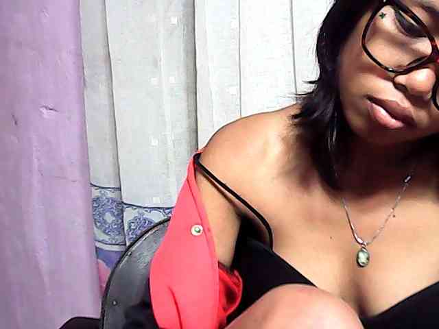 Natalie-Luxa webcam