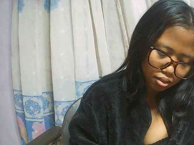 Natalie-Luxa webcam